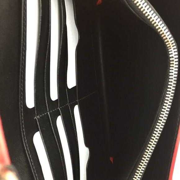 ALEXANDER MCQUEEN Pin Calfskin Wallet on a… - Picture 15 of 16